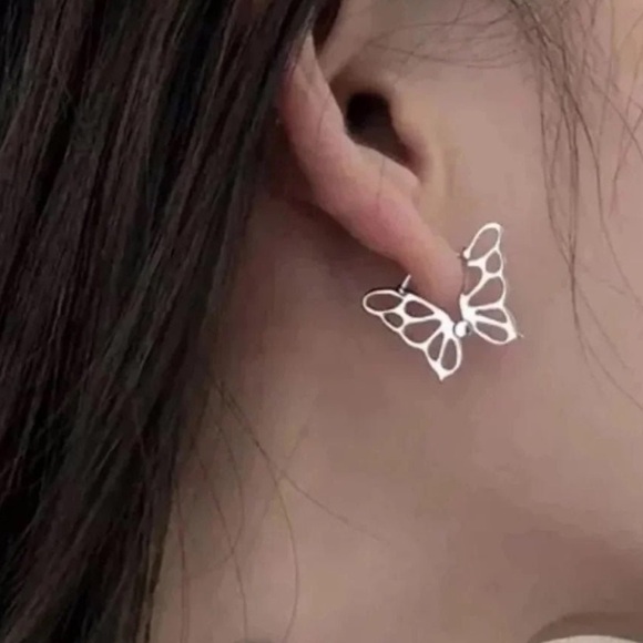 COPY - Sterling Silver Butterfly Wing Hoop Earrings Brand New - Picture 2 of 5